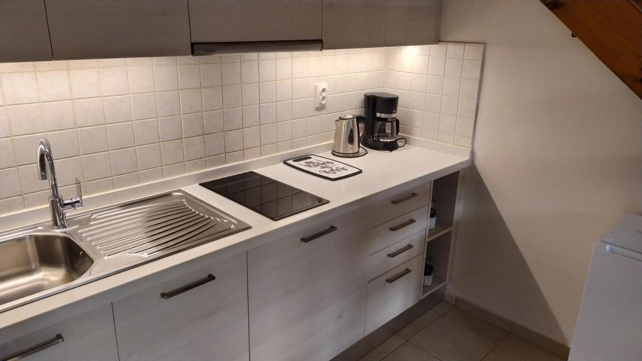 Uni Island - Center Apartmán *
